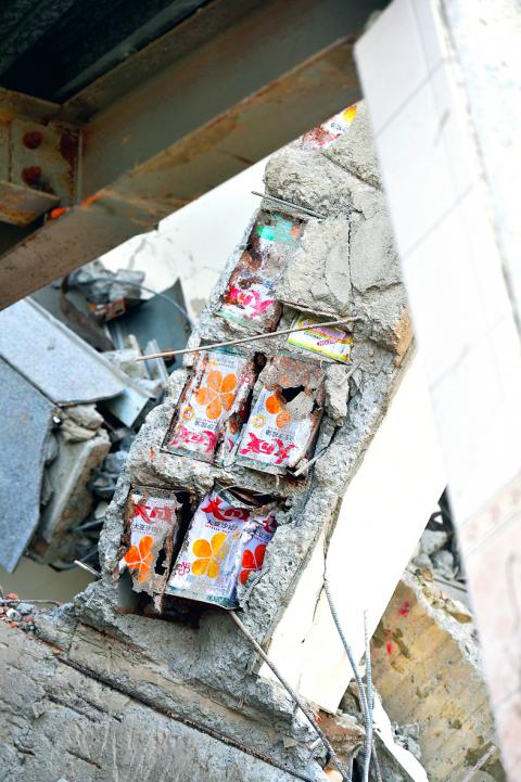 RT @Linde136: Cooking oil cans in reinforced pilla…