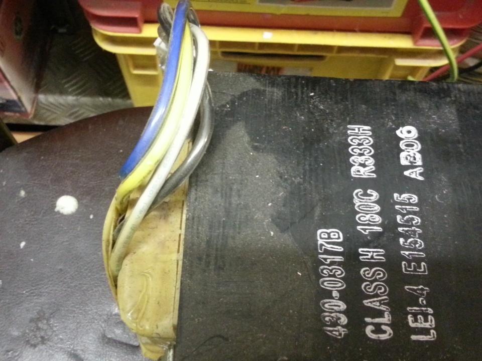 Old UPS transformer. 4 wire input. Only one pairin…