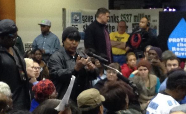 RT @AnarchoAnon: Now: #UNinDetroit for Water Crisi…