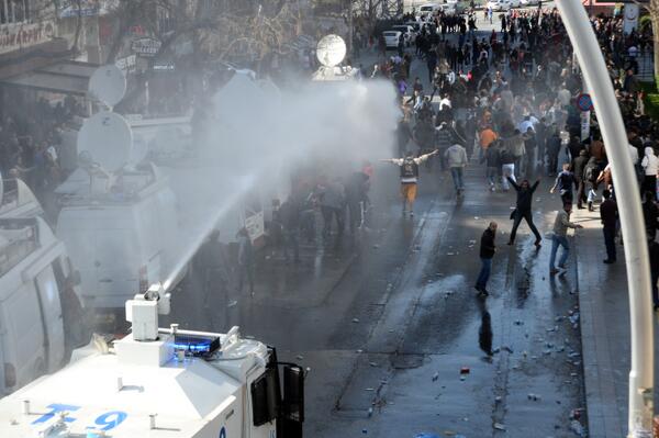 RT @YourAnonNews: Meanwhile in Turkey, Erdoğan goo…