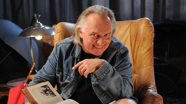 RT @UKComedyNews: Final performance by Rik Mayall:…