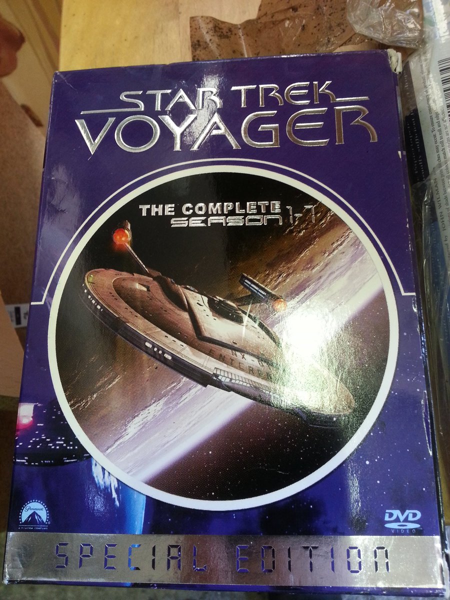 That’s an odd “Voyager” box set. . https://t.co/4X…